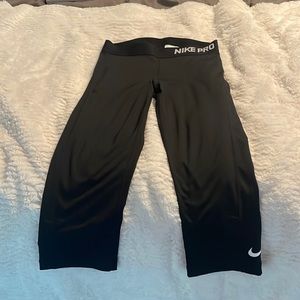 Nike pro crop leggings black